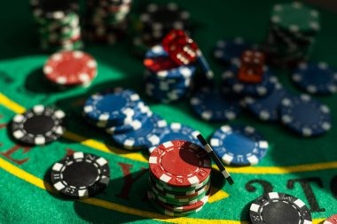 Live Sic Bo table with three dice in sealed container on link bok studio